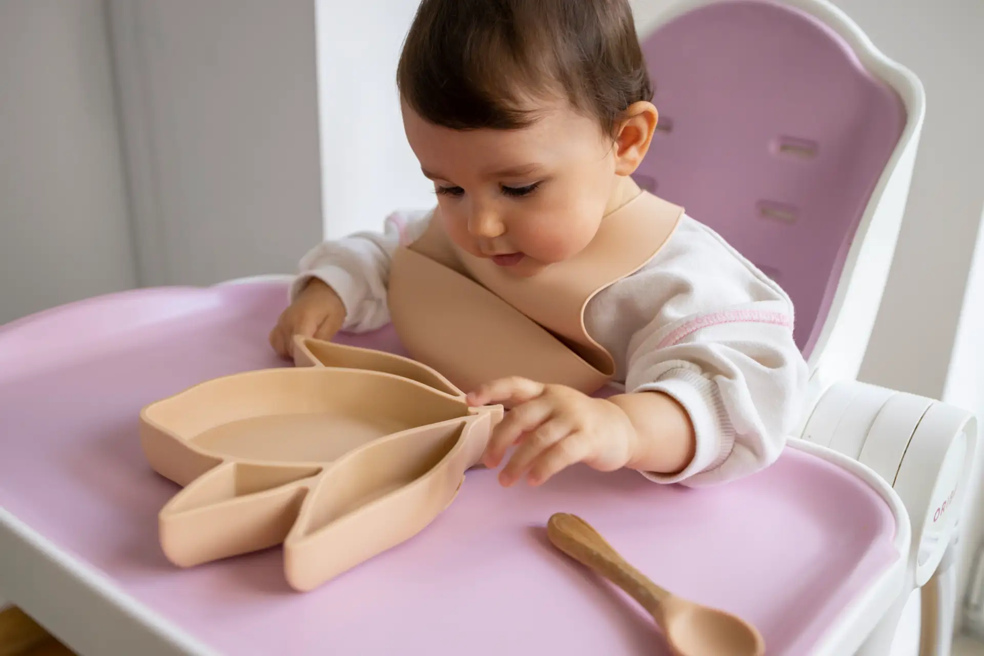 Unknown Facts About Baby Bibs and Hankies Every Parent Should Know Featured Image